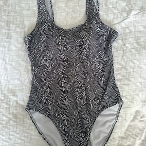 Nicole Miller Black and White Abstract One-Piece Swimsuit L NWTS